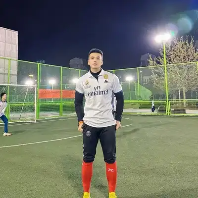 邹宏
